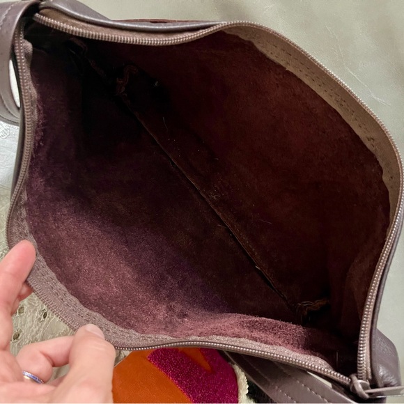 Handmade handbag with tooled leather details and turquoise center stone - Picture 3 of 10